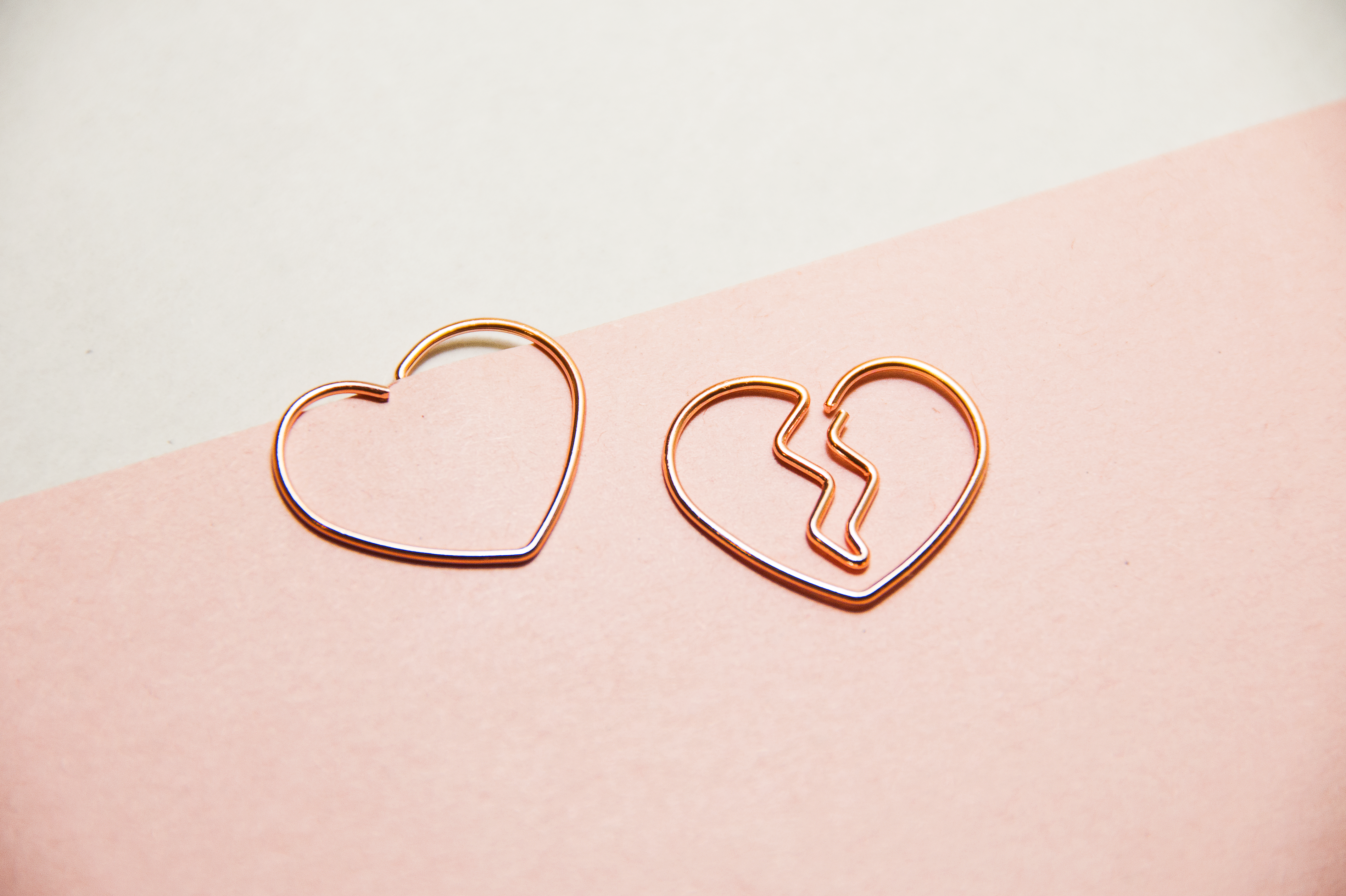 Broken heart paper clips
